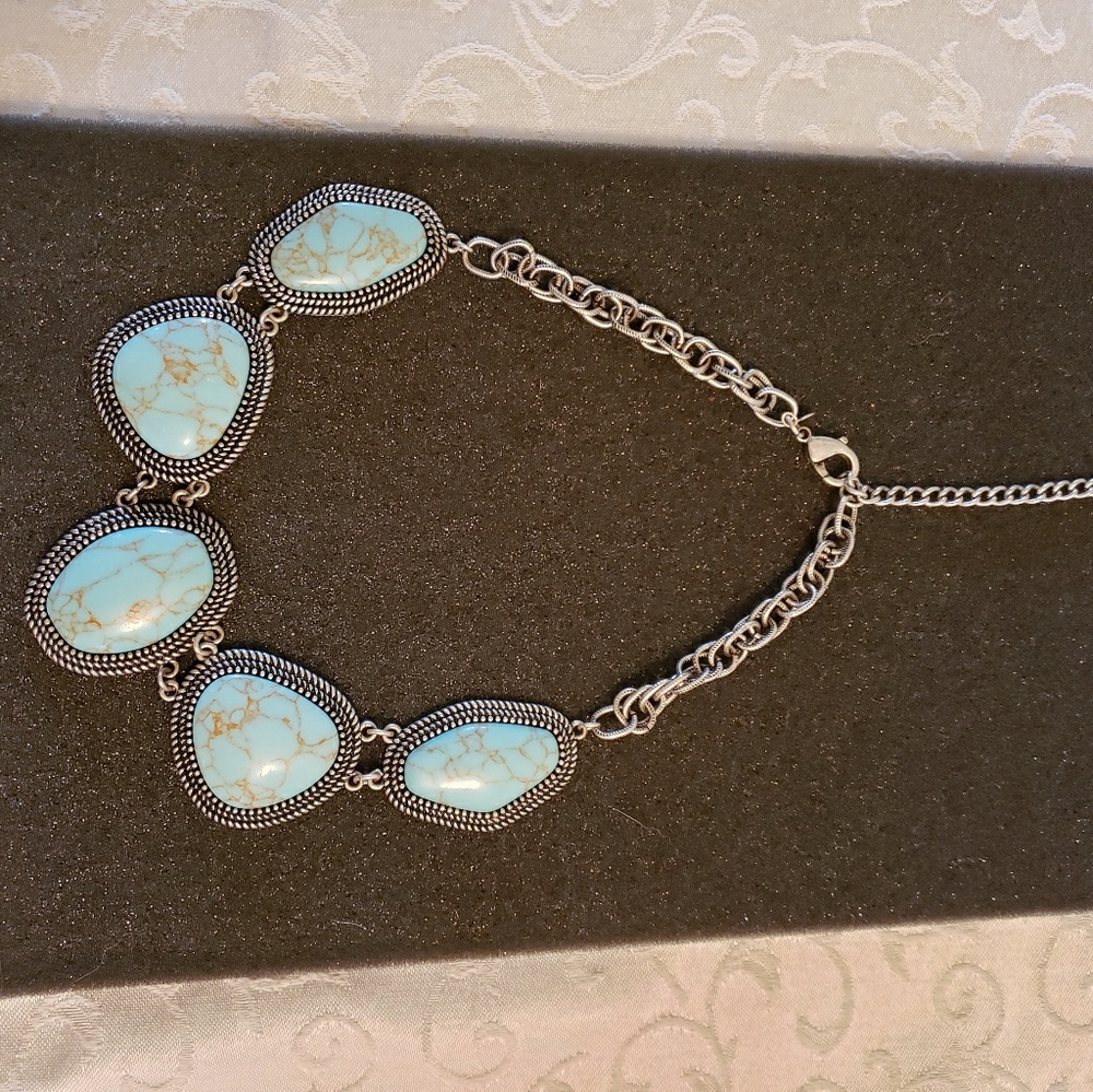 Lia Sophia necklace - Picture 1 of 1
